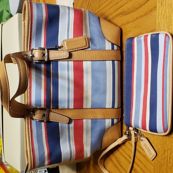 Coach Hamptons Small Striped Tote #7744 (Red, White & Blue) w/Matching Wristlet - Picture 1 of 12